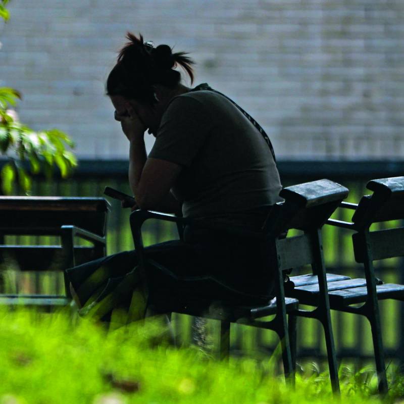 En Medellín, los Parques Biblioteca, como el ubicado en Belén, se han convertido en más que espacios culturales. También brindan orientación a mujeres que enfrentan situaciones difíciles. FOTO Manuel Saldarriaga. 