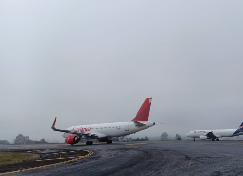 Así se ve el banco de niebla que rodea el Aeropuerto Internacional José María Córdova. Foto: tomada de las redes sociales del aeropuerto.