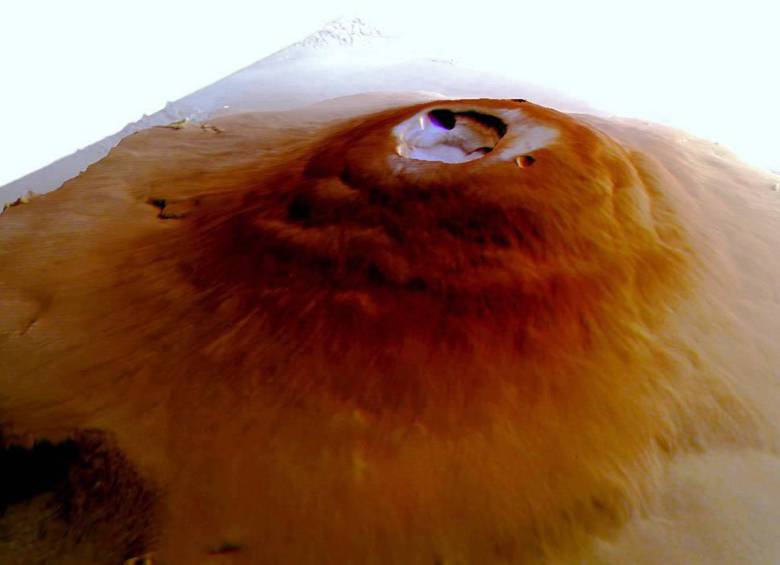 Modelo en 3D del monte Olimpo, con la escarcha en su cima, observado por la cámara HRSC de la misión Mars Express de la ESA. Foto: Agencia Sinc / Adomas Valantinas.