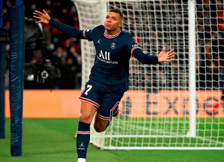En el PSG dan como un hecho la salida de Kylian Mbappé, quien esta temporada acumula 12 goles en 13 partidos. FOTO AFP