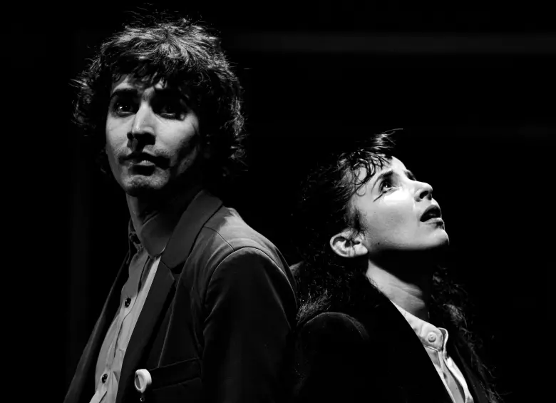Emmanuel Restrepo y Alejandra Chamorro protagonizan Goodbye, obra que se presentará hoy en el Teatro Comfama. FOTO Cortesía