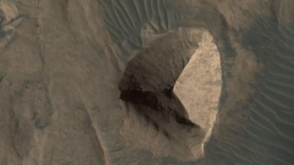 La imagen que desató la conversación no es reciente, en realidad, este punto de Marte fue identificado en 2001. FOTO: Nasa/JPL/University of Arizona