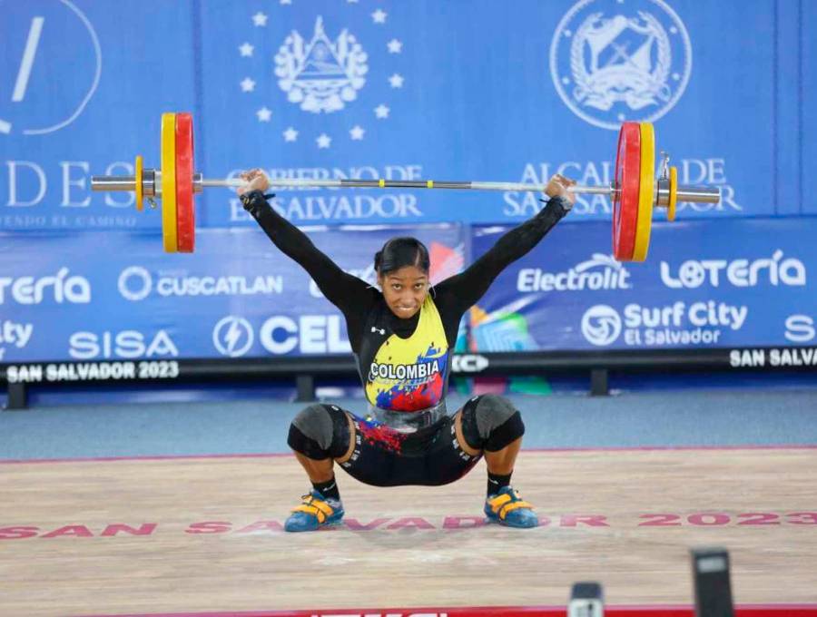 La delegación colombiana que está en el Mundial de Noruega sigue sumando medallas, esta vez el turno fue para Julieth Rodríguez, quien ganó dos medallas de plata en la división de los 69 kilogramos. FOTO CORTESÍA COC