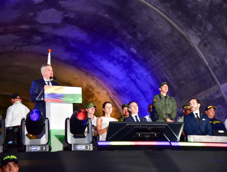 El gobernador pidió al presidente electo, Abelardo de la Espriella, hacer lo necesario para que el Túnel del Toyo está listo y pueda que entre en operación una vez finalicen las obras en el tramo 2. Foto: Cortesía