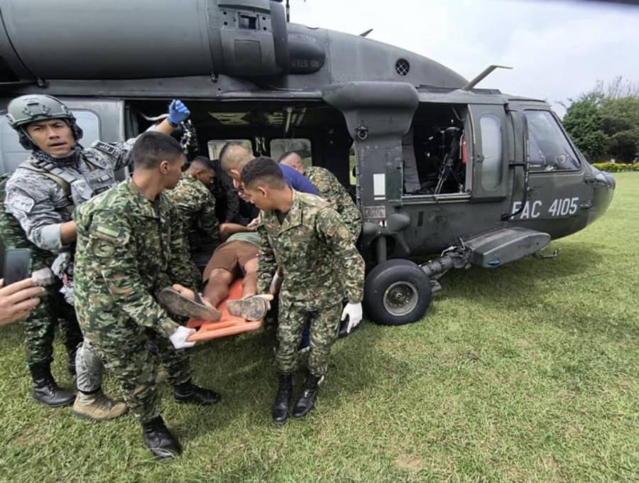 El trasladado de los soldados se hizo en el helicóptero “Ángel” de la Fuerza Aeroespacial Colombiana. FOTO Cortesía FAC.