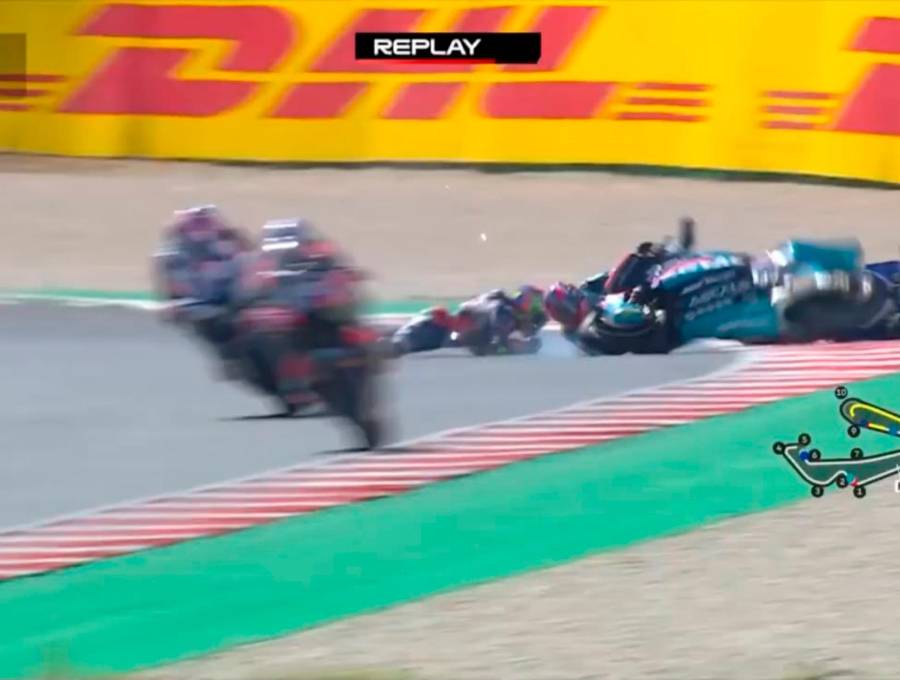 David Alonso cayó en la curva 10 pero se pudo reincorporar. FOTO: <b>Captura de vídeo</b>