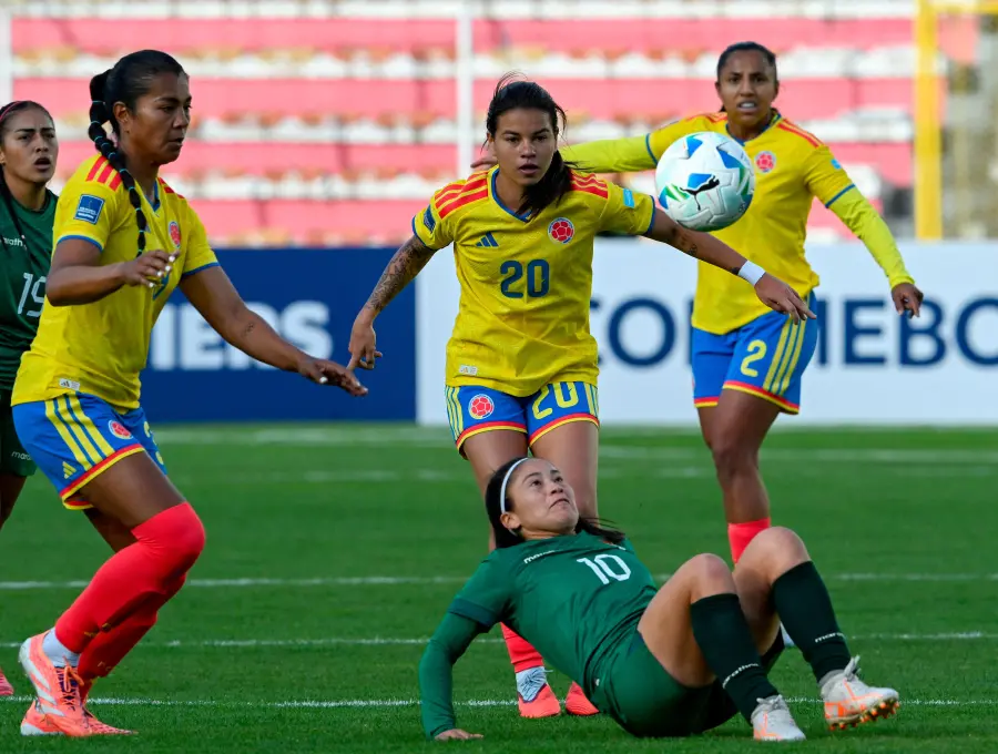 La delantera Linda Caicedo lideró la ofensiva de Colombia en el duelo ante Bolivia por la tercera fecha de la Liga de Naciones. FOTO AFP