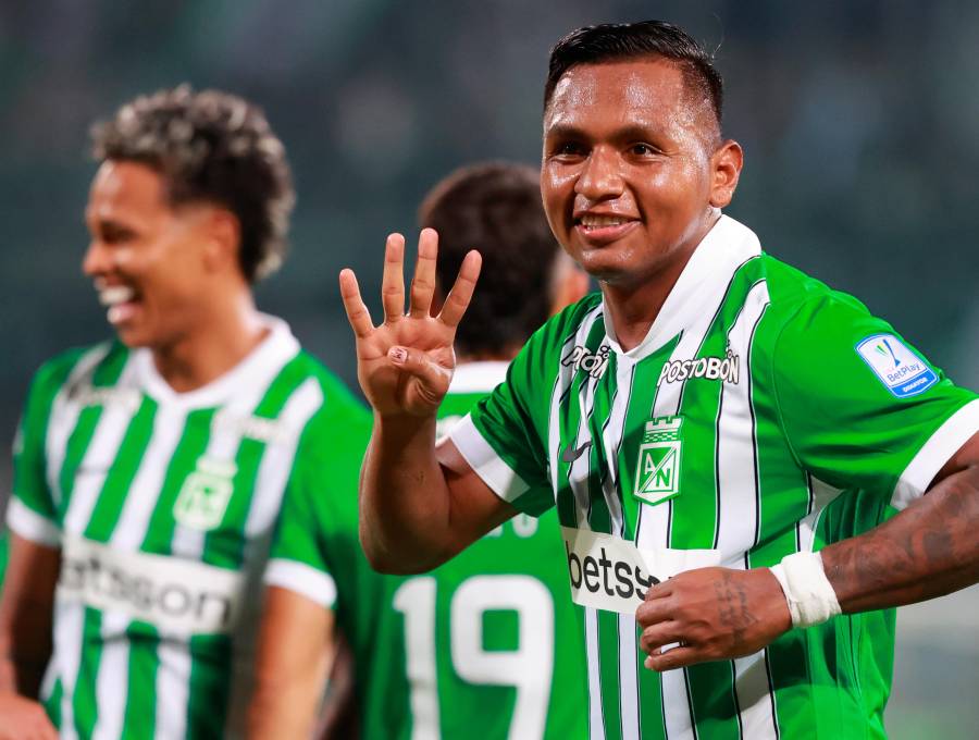 Alfredo Morelos marcó doblete en la victoria verdolaga. FOTO MANUEL SALDARRIAGA