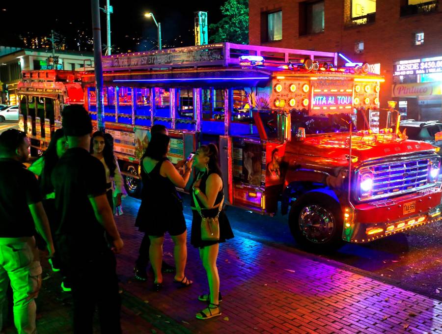 Las chivas rumberas son otra más de las atracciones que la ciudad ofrece a propios y turistas sobre todo en Feria de Flores y en temporada navideña.<b><span class="mln_uppercase_mln"> </span></b>FOTO<b><span class="mln_uppercase_mln"> esneyder gutiérrez</span></b>