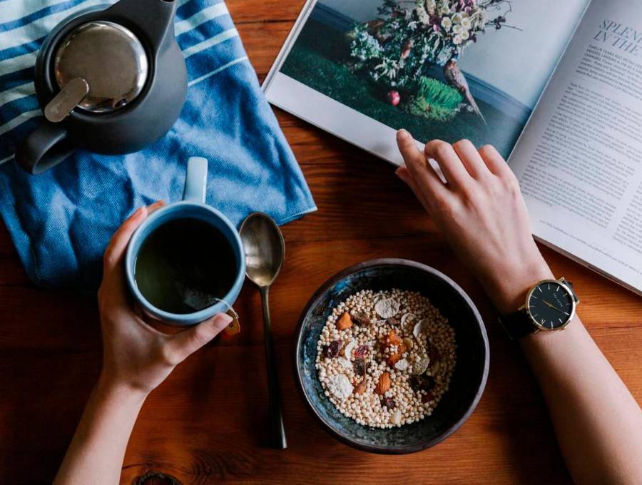Según los investigadores, estos beneficios podrían explicarse porque los alimentos vegetales ricos en fibra también aportan vitaminas, minerales y otros compuestos bioactivos