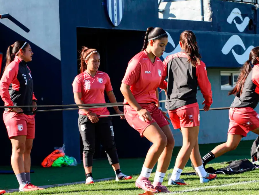Liz Katherine Osorio que pasó por Atlético Nacional, es una de las jugadoras que llegaron como refuerzo a Santa Fe para la Copa Libertadores Femenina en Argentina. FOTO CORTESÍA SANTA FE