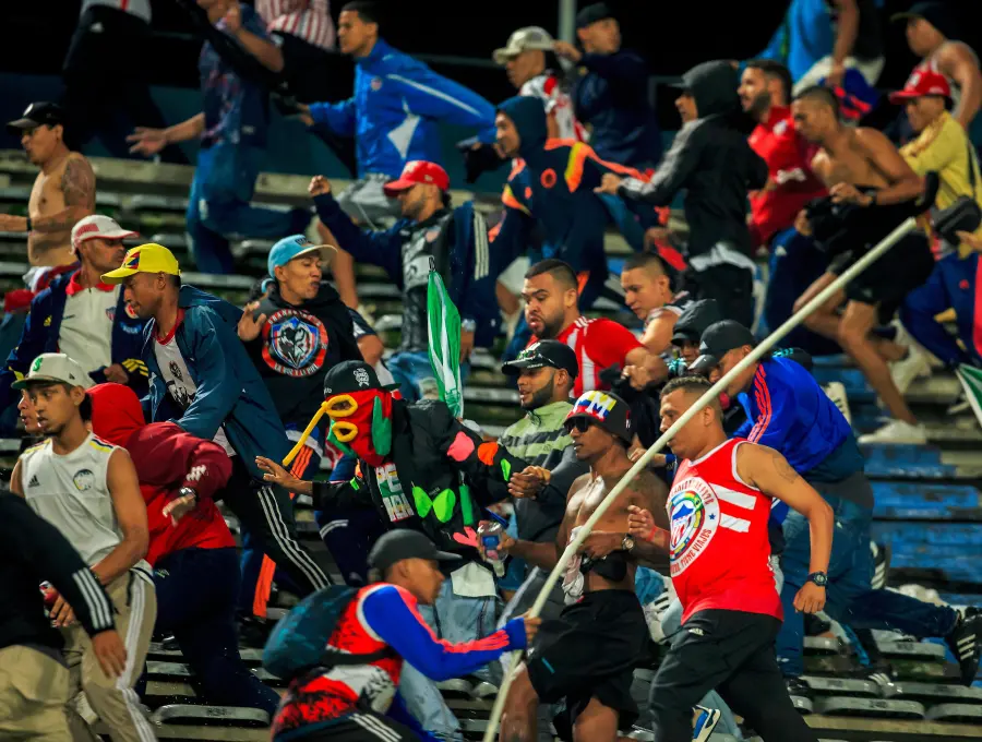 Estas fueron imágenes de lo que sucedió en el Atanasio Girardot el año pasado, en septiembre, cuando Junior visitó a Nacional. FOTO CAMILO SUÁREZ