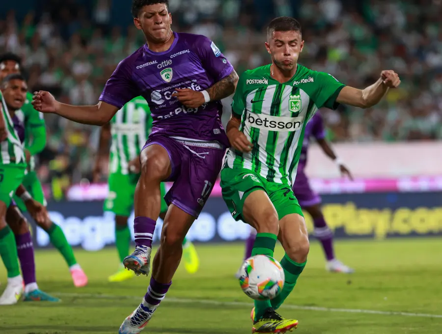 Pese a su juventud, Simón García busca consolidarse en la zaga verdolaga este semestre. FOTO MANUEL SALDARRIAGA