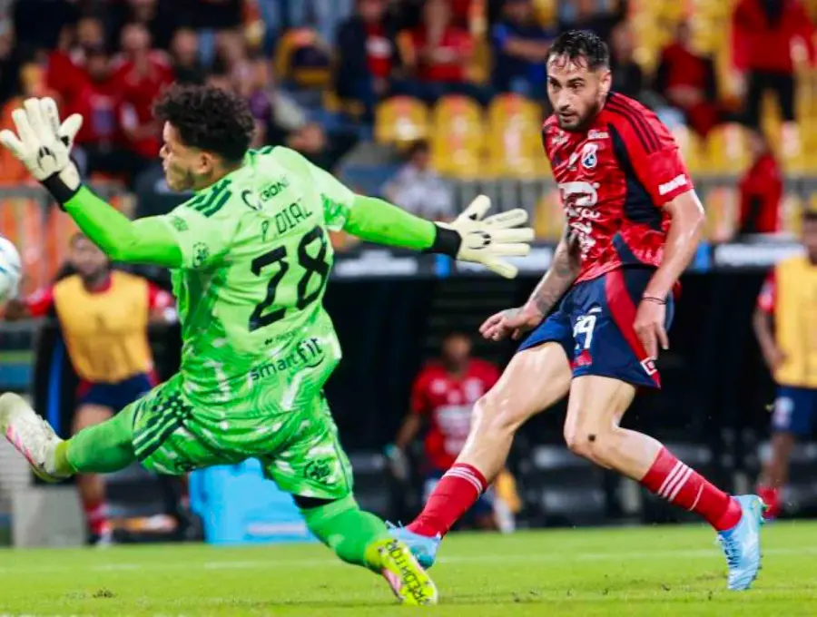 La principal esperanza de gol del Poderoso sigue siendo Francisco Fydriszewski, quien ajusta tres goles en la Copa Libertadores. FOTO MANUEL SALDARRIAGA 