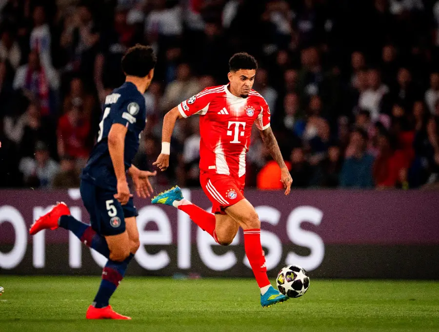 Luis Díaz, una de las figuras en la ida de semifinales entre PSG y Bayern Múnich. FOTO X-BAYERN