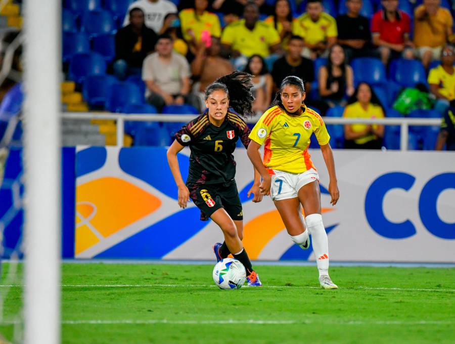 María Alejandra Baldovino es la goleadora del Sudamericano. El nuevo talento del fútbol femenino se lució ante Perú. <span class="mln_uppercase_mln">FOTO</span> <b><span class="mln_uppercase_mln">cortesía fcf</span></b>