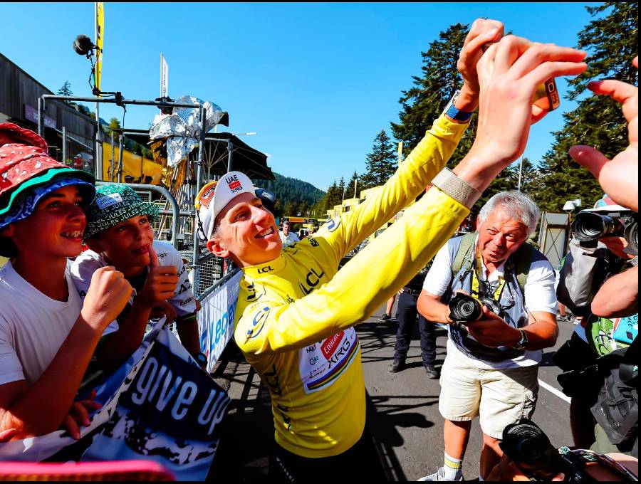 Tadej Pogacar sigue siendo el líder del Tour de Francia tras 17 etapas. FOTO: <b>X Tour de france</b>