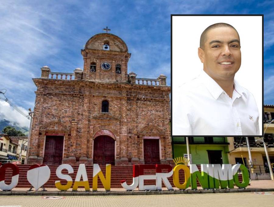 Adelante, el alcalde investigado. Atrás, fachada del parque de San Jerónimo. Foto: Juan Antonio Sánchez Ocampo