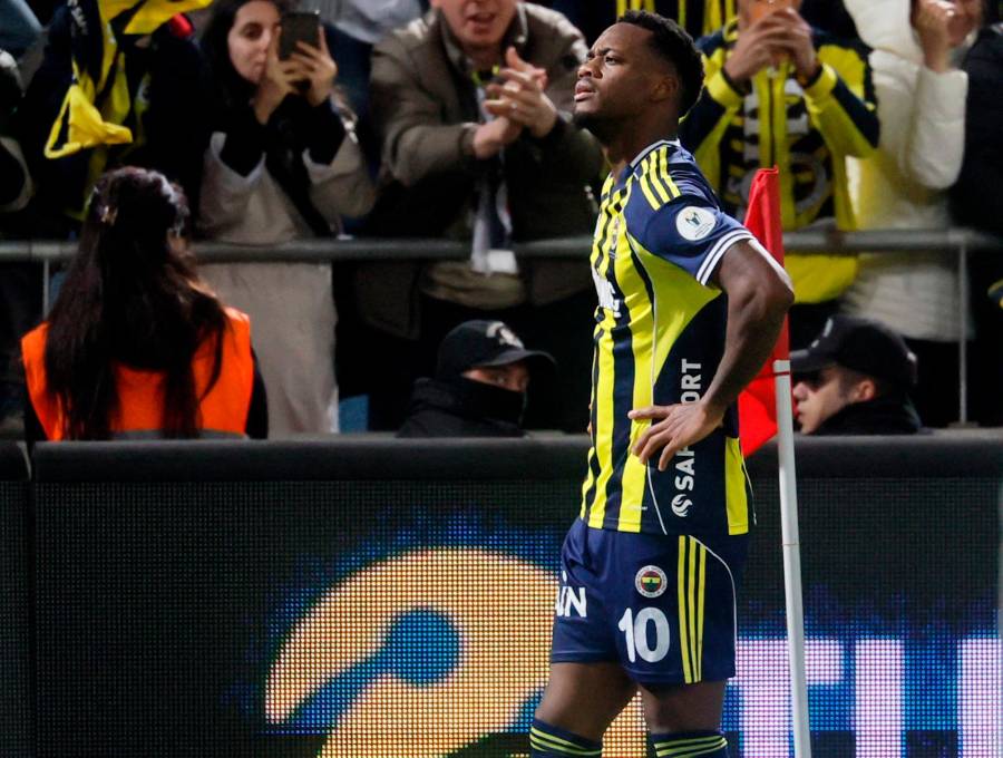 El delantero colombiano Jhon Jáder Durán suma 6 goles con el Fenerbahce de Turquía. Foto: tomada del x de @Fenerbahce_EN