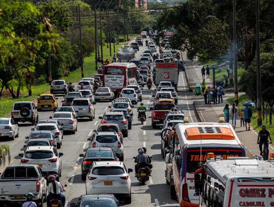 Las autoridades piden a los conductores que programen sus recorridos con tiempo para evitar congestiones en las vías estratégicas. FOTO: CAMILO SUÁREZ