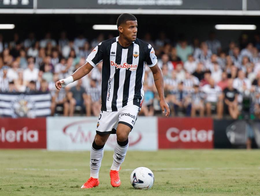 El futbolista colombiano Matias Orozco, quien llegó a España proveniente del Deportivo Cali, es uno de los debutantes con la Selección Colombia en la convocatoria para la fecha Fifa. Foto: tomada del x de @CastellonCD
