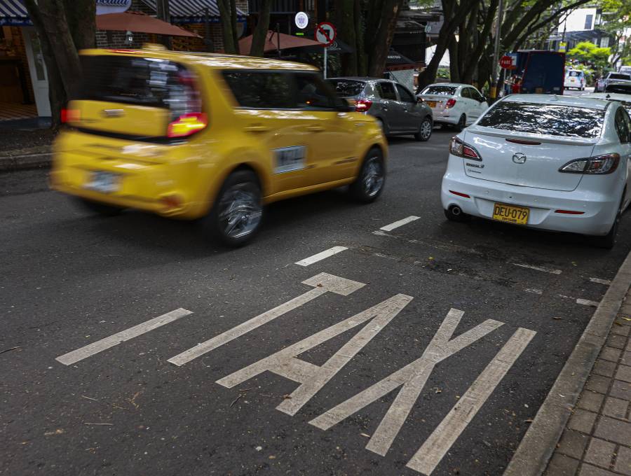 Según la Fiscalía, el taxista judicializado merodeaba zonas nocturnas para asaltar y abusar de mujeres indefensas. Imagen de referencia. FOTO: Manuel Saldarriaga Quintero