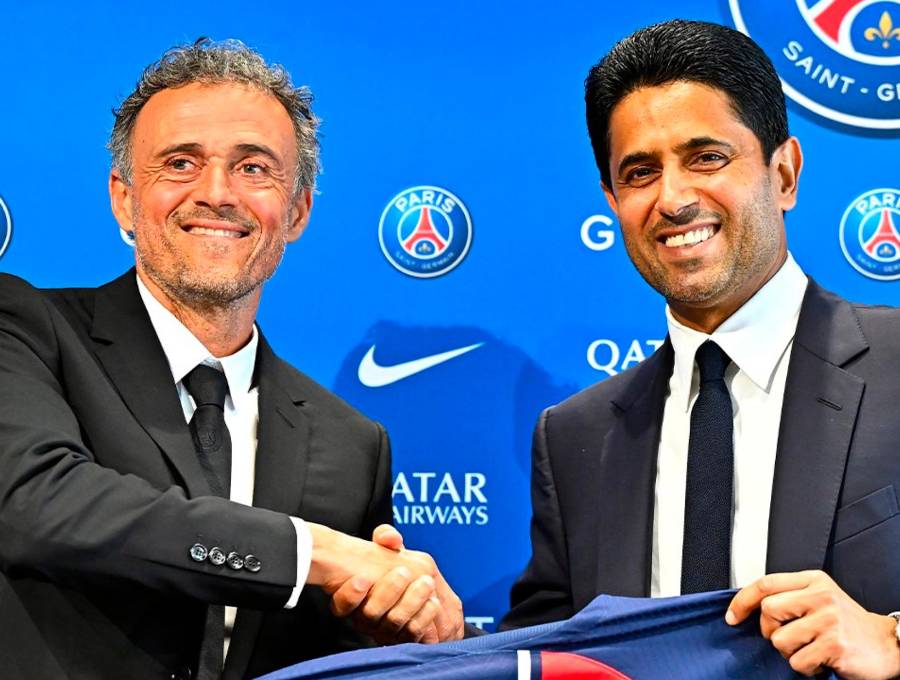 Luis Enrique y Nasser Al Khelaifi en su presentación con el PSG en 2023. FOTO: <b>X PSG Inside</b>