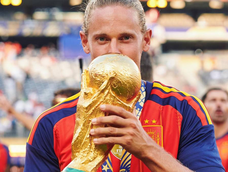 Con la estrella de campeón del mundo recién bordada en el pecho y a los 31 años, Marcos Llorente ha sacudido al fútbol español al anunciar su retiro de la selección absoluta. FOTO: Tomada de las redes sociales @marcosllorente