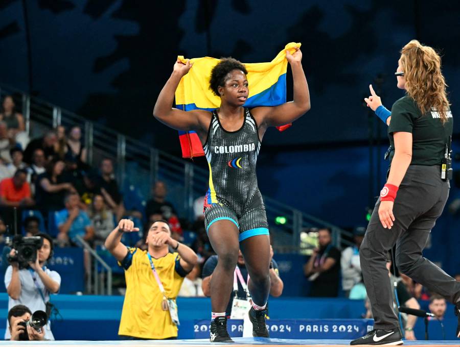 Tatiana Rentería es, hasta ahora, la última medallista olímpica de Colombia, en los 76 kg de lucha libre de París 2024. <span class="mln_uppercase_mln">FOTO</span><b><span class="mln_uppercase_mln"> AFP</span></b>