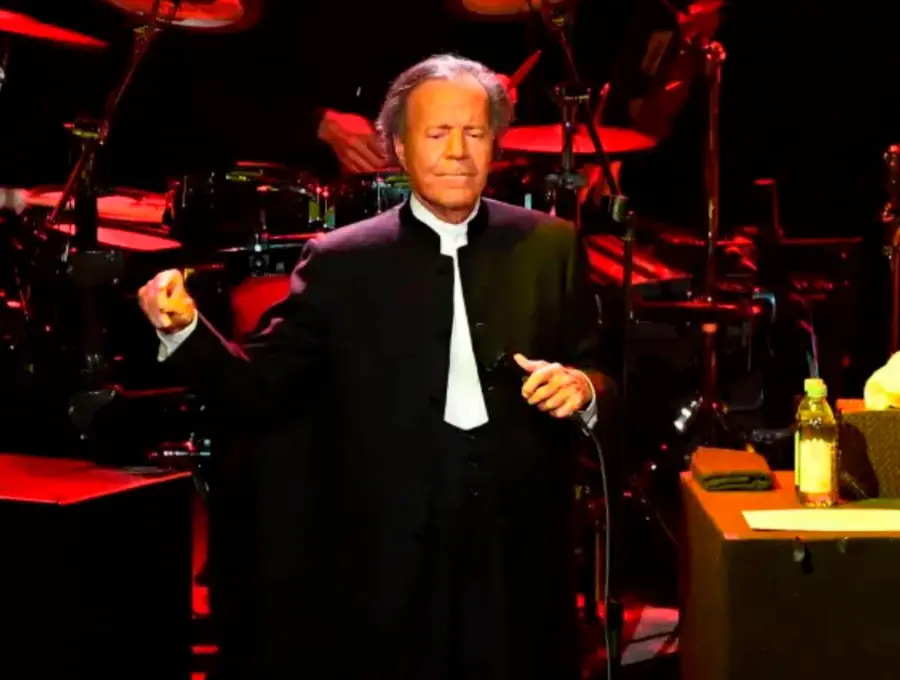 El español Julio Iglesias tiene una trayectoria musical de más de 50 años. FOTO: Getty