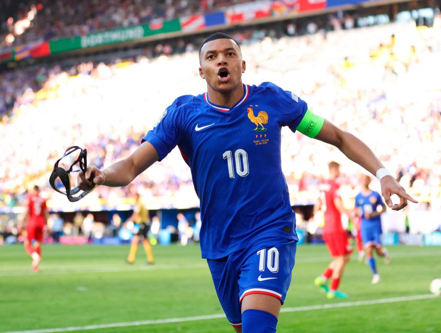 El delantero francés Kylian Mbappé es la gran carta del ataque de su equipo nacional para buscar ganar el Mundial 2026. De momento, el capitán del cuadro galo suma 12 goles en 12 encuentros disputados en el torneo. Está a cuatro de igualar al alemán Miroslav Klose, quien con 16 es el máximo anotador de la historia de los campeonatos del mundo. <span class="mln_uppercase_mln">FOTO</span> <b><span class="mln_uppercase_mln">getty</span></b> 