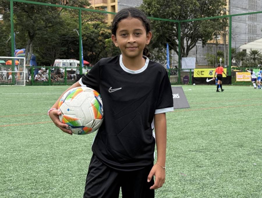 Dulce Nicole Agudelo Valencia, de 10 años, es una niña de la ciudad de Medellín, interesada en el deporte y el cuidado del medio ambiente. FOTO: Juan Pablo Álvarez Muñoz