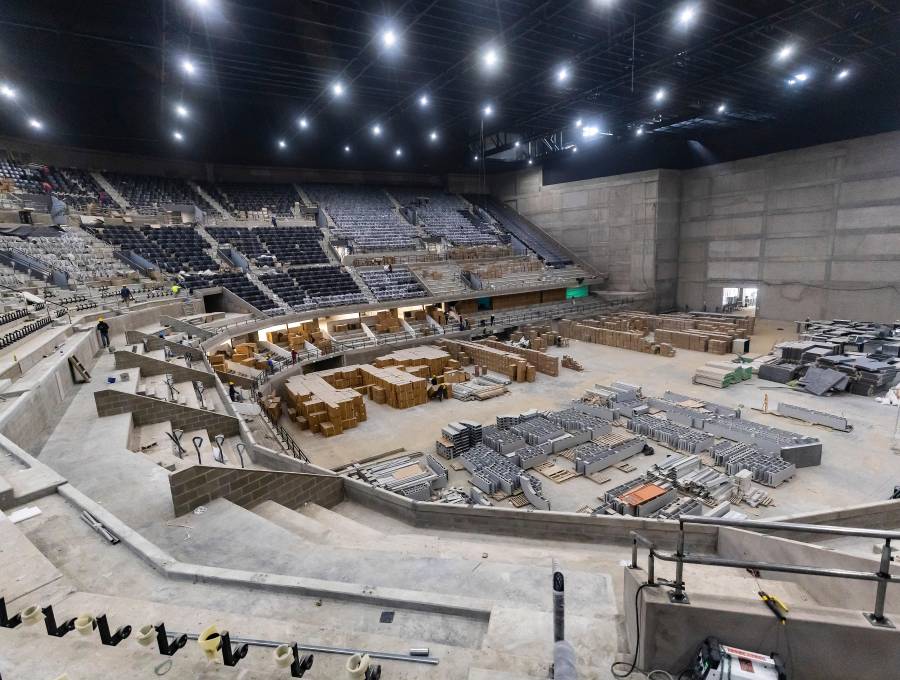 Platea será la ubicación de abajo y arriba están las secciones VIP con las suites y el tercer piso. Desde cada lugar se verá bien el escenario. FOTO Camilo Suárez