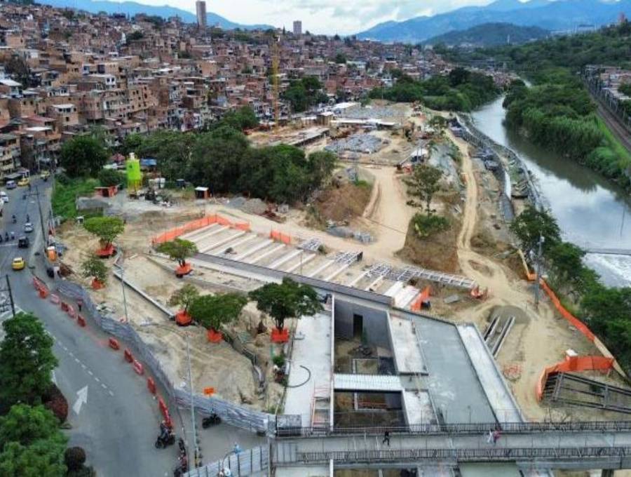 Uno de los frentes de obras en el Norte de Medellín ya presenta avances importantes. FOTO: EL COLOMBIANO