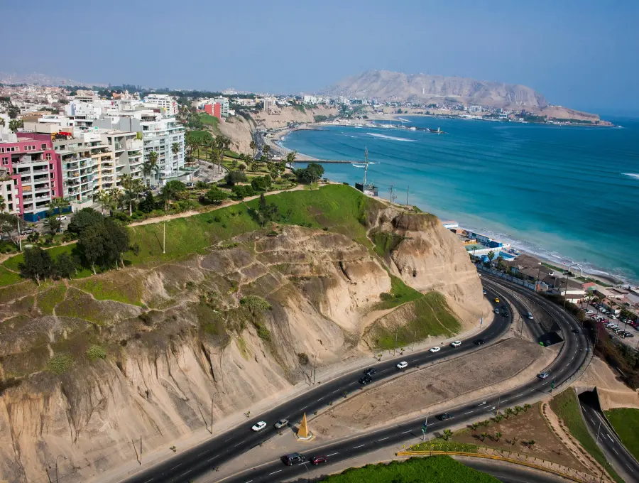 Zona costera sur en Lima. Fotos: PromPerú y cortesías.