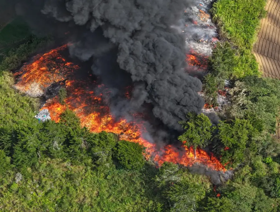 Toma aérea del incendio en la vereda La Laja de Rionegro, oriente antioqueño. FOTO: Cortesía