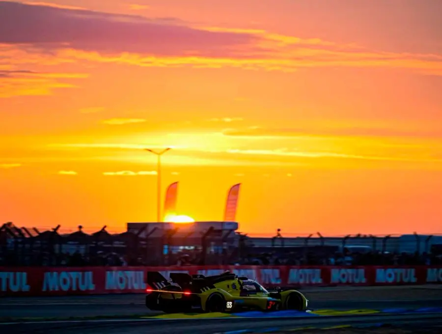 Ferrari lidera parcialmente la 24 horas de Le Mans con sus tres monoplazas. FOTO TOMADA X @24hoursoflemans