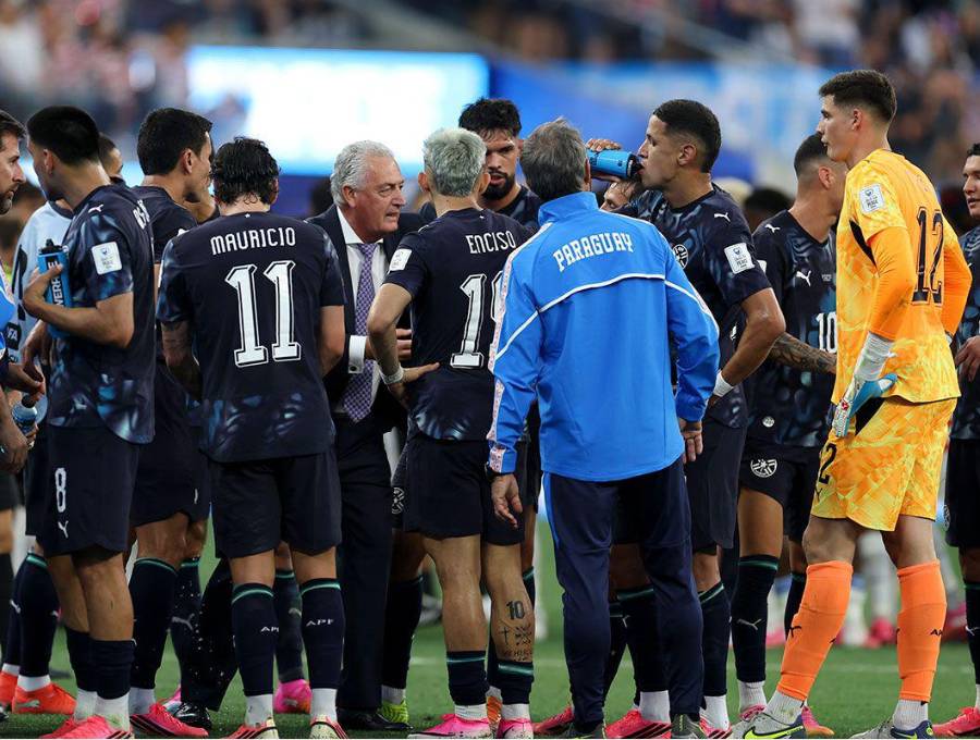 Pausas de hidratación en el Mundial 2026 es la polémica que divide al fútbol en este momento. FOTO: Getty.