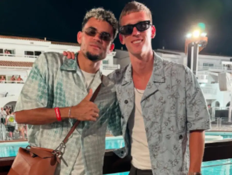 Luis Díaz y Dani Olmo durante su encuentro de vacaciones en Ibiza. FOTO: REDES SOCIALES DANI OLMO