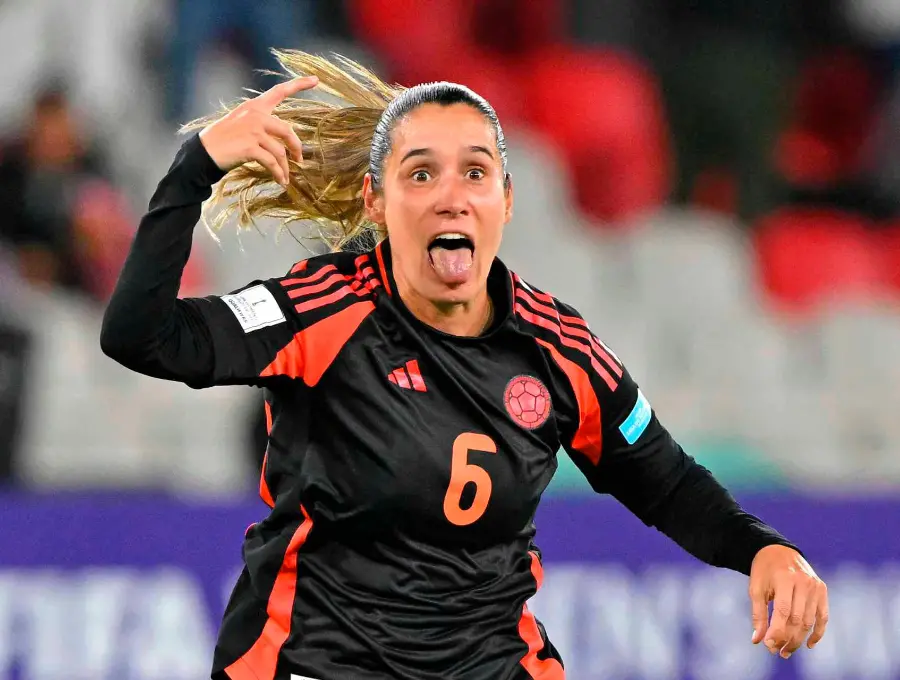 Daniela Montoya celebra el tanto que convirtió ante Ecuador y que al final, le dio la victoria a Colombia 1-2. FOTO TOMADA X@CONMEBOL