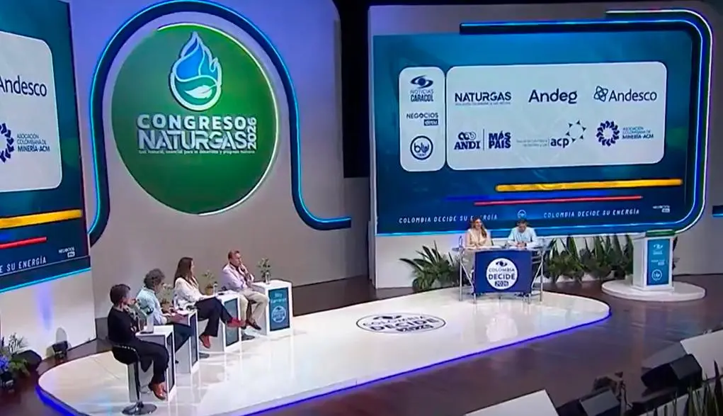 Candidatos presidenciales debaten sobre <i>fracking</i>, licencias ambientales y el futuro energético de Colombia en un escenario marcado por posiciones divididas. FOTO tomada de X