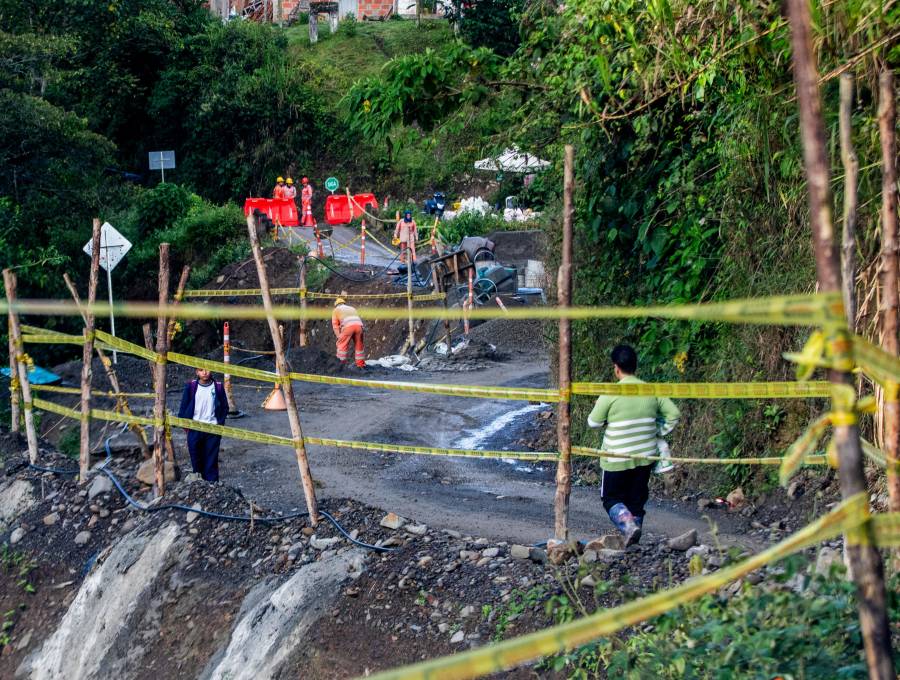 El contrato de estabilización vial de Antioquia comprende la pavimentación de 634 kilómetros. FOTO Julio César Herrera