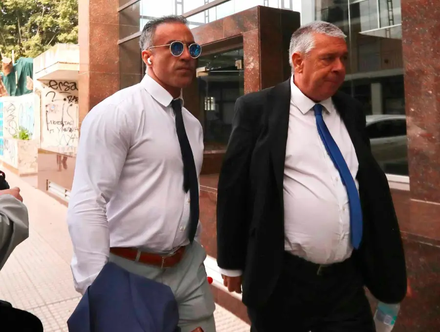 El<b> </b>neurocirujano Leopoldo Luque, médico personal de Diego Maradona solicitó que su juicio sea asumido por jurados populares. FOTO GETTY