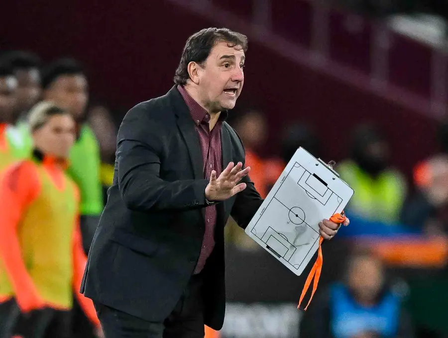 El técnico Néstor Lorenzo no le cierra la puerta a ningún jugador, por eso, además de los que están en Estados Unidos para los amistosos ante Nueva Zelanda y Australia, tiene varios en su radar. FOTO: Getty