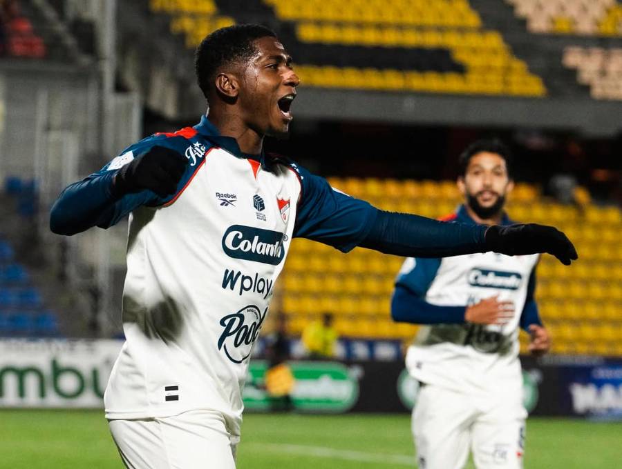 El delantero antioqueño Yony González anotó el primer gol del partido en la capital de Nariño. Foto: cortesía DIM