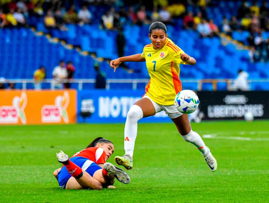 La delantera colombiana María Alejandra Baldovino con siete goles es una de las jugadoras claves en la clasificación al Mundial de Marruecos. FOTO FCF