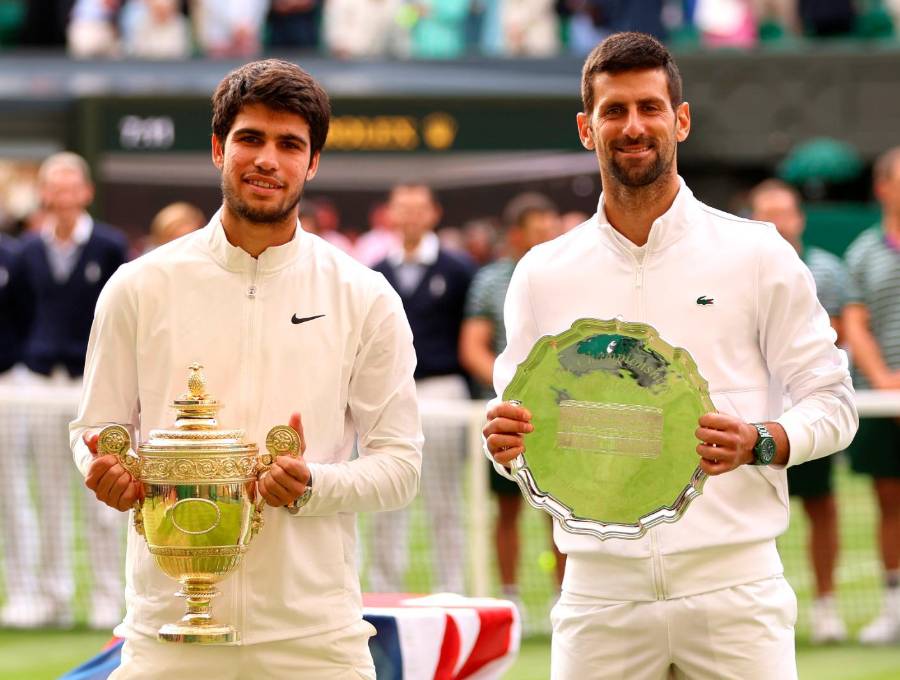 Carlos Alcaraz y Novak Djokovic, campeón y subcampeón de Wimbledon tras un partido que quedará para la historia. FOTO GETTY