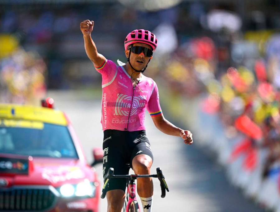 El ecuatoriano Richard Carapaz ganó la etapa 18 del Tour de Francia, aprovechando su condición de escalador se fugó y cruzó la meta en solitario. FOTO GETTY