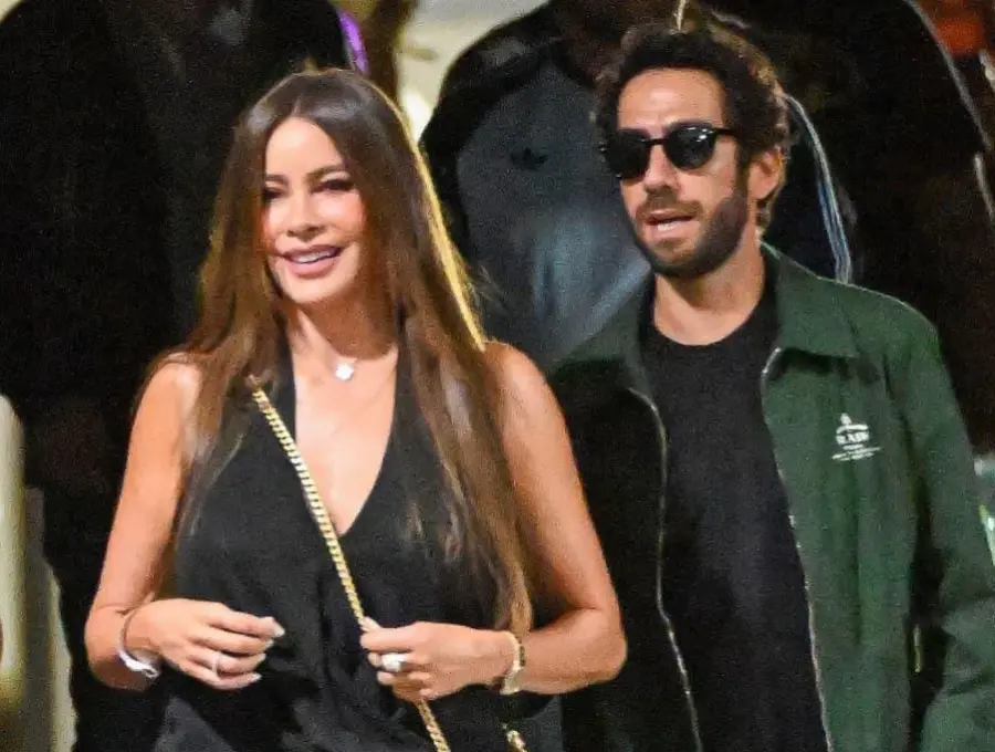 Sofía Vergara y Douglas Chabbott fueron vistos en el concierto de Oasis en el Rose Bowl de Pasadena, California. FOTO: BACKGRID.