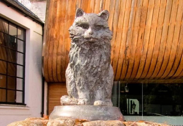 ¿Una torre para un gato? Queda en Escocia y le rinde homenaje a uno muy especial